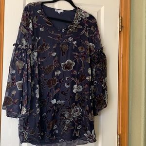 Cute dress with velour floral